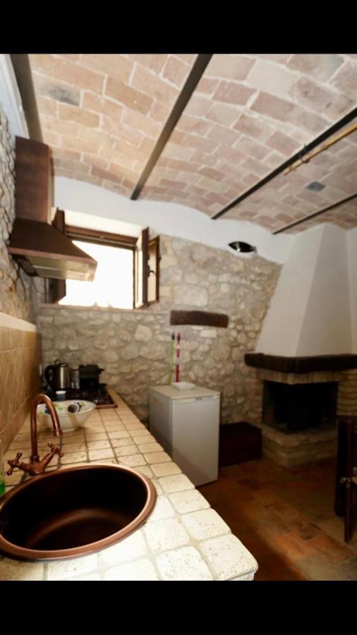 Il Minotauro B&B A 5 Minuti Da Popoli Vittorito Eksteriør billede